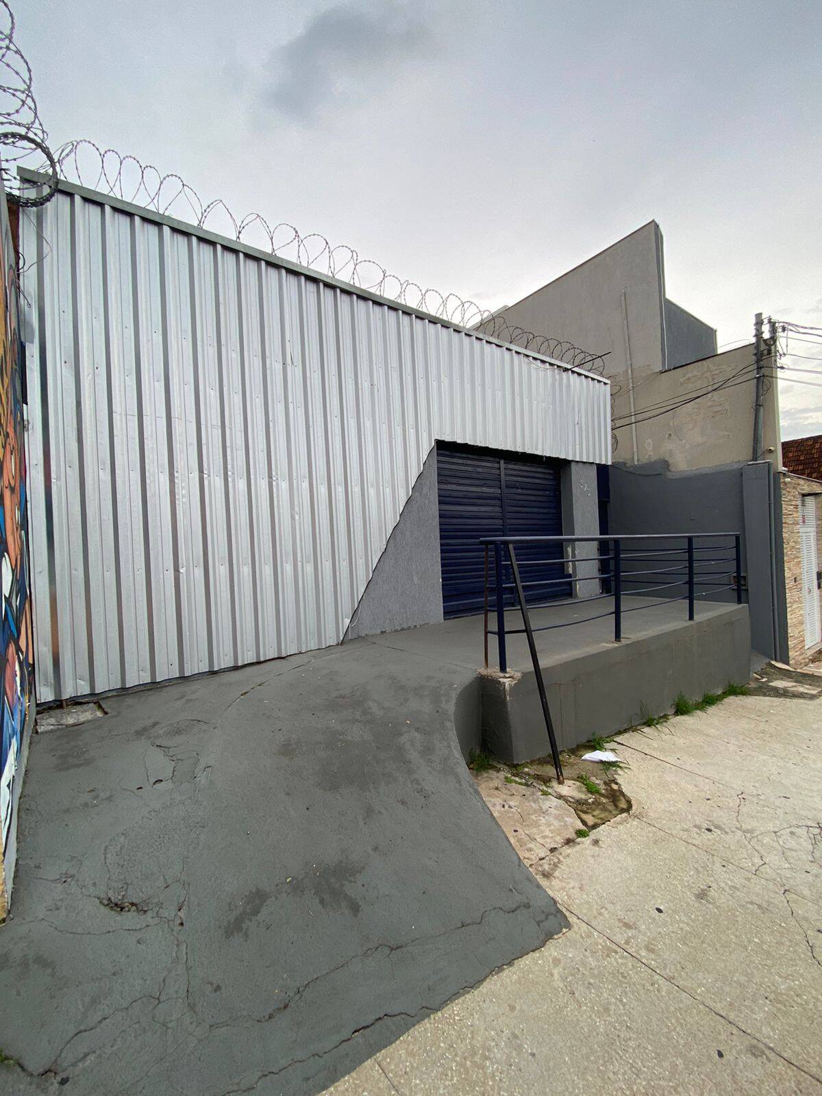 Prédio Inteiro à venda e aluguel, 300m² - Foto 1