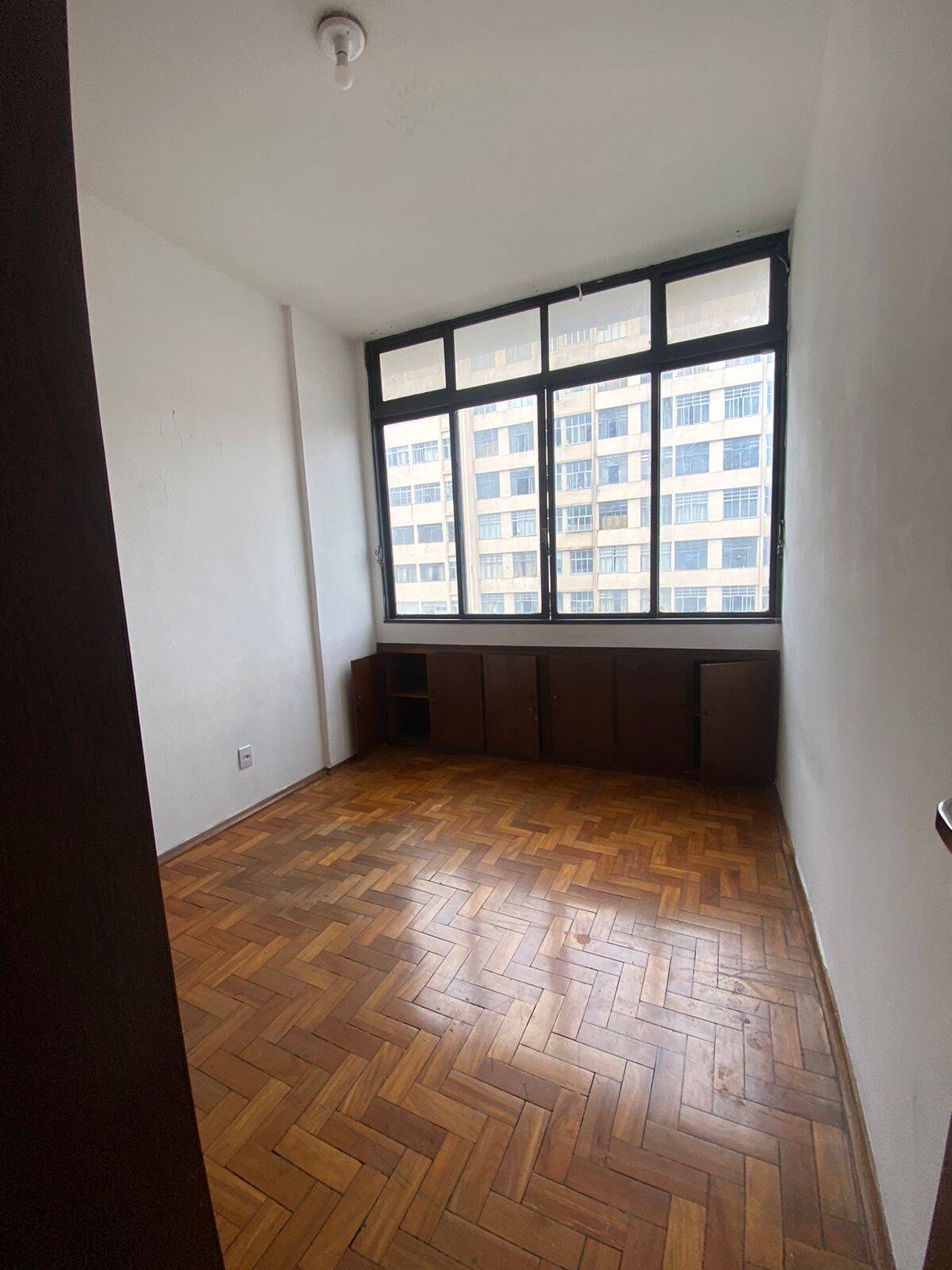 Apartamento à venda com 1 quarto, 45m² - Foto 11