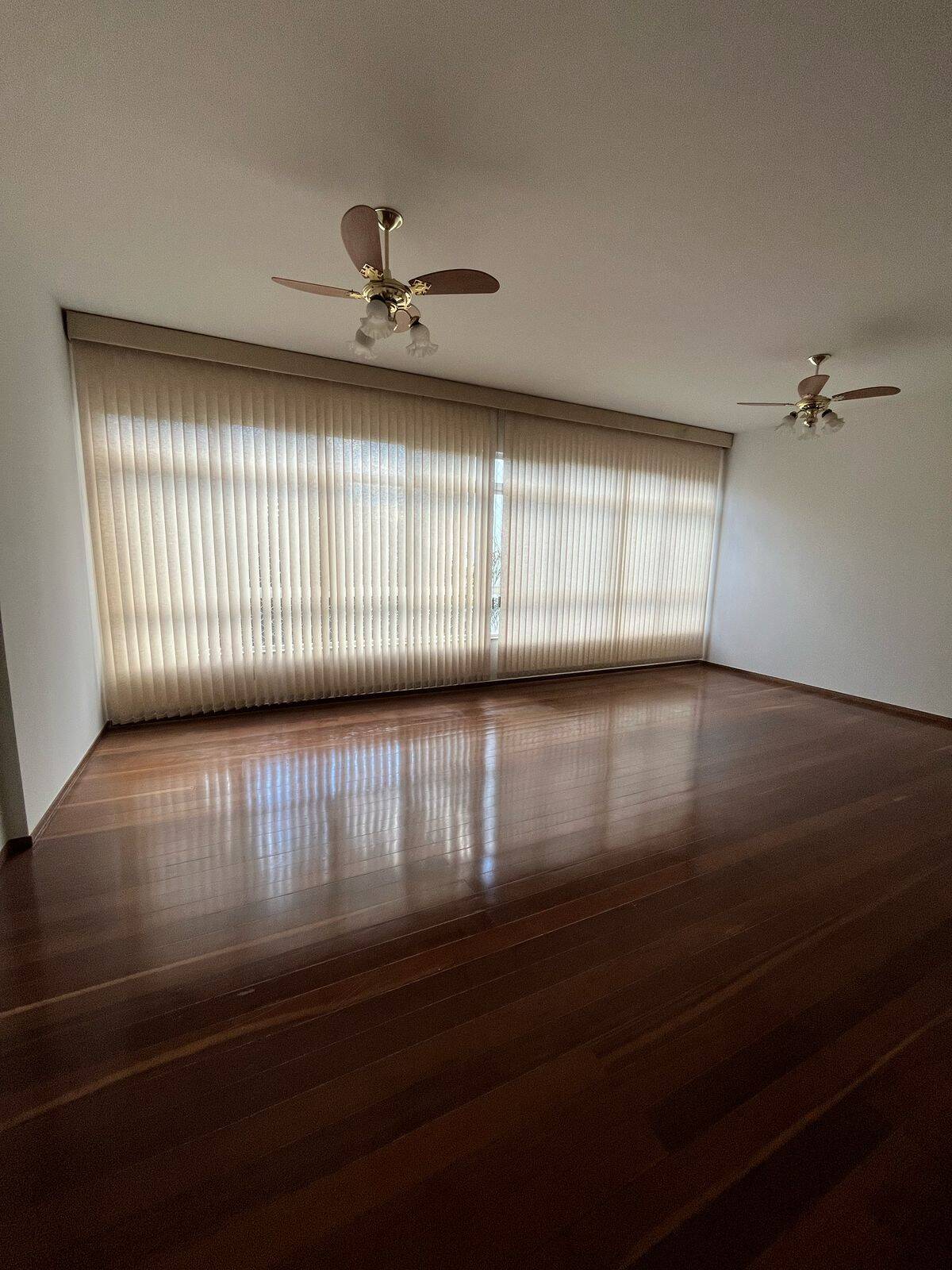 Apartamento para alugar com 3 quartos, 120m² - Foto 1