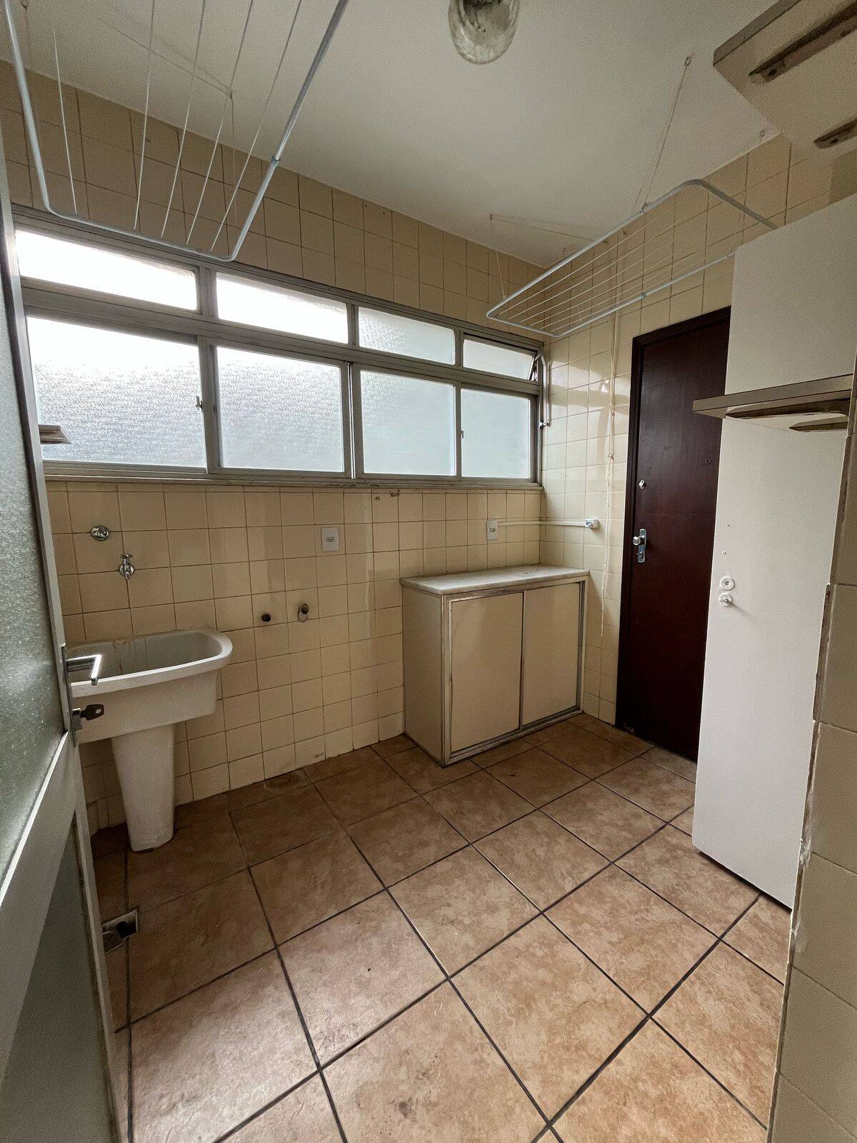 Apartamento para alugar com 3 quartos, 120m² - Foto 10