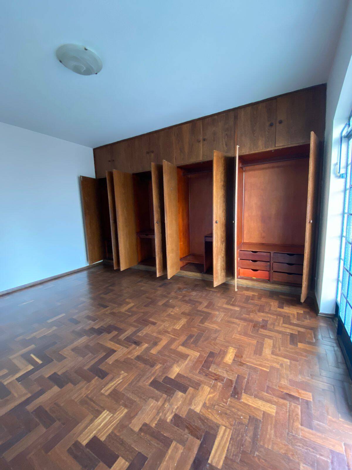 Apartamento para alugar com 3 quartos, 120m² - Foto 17