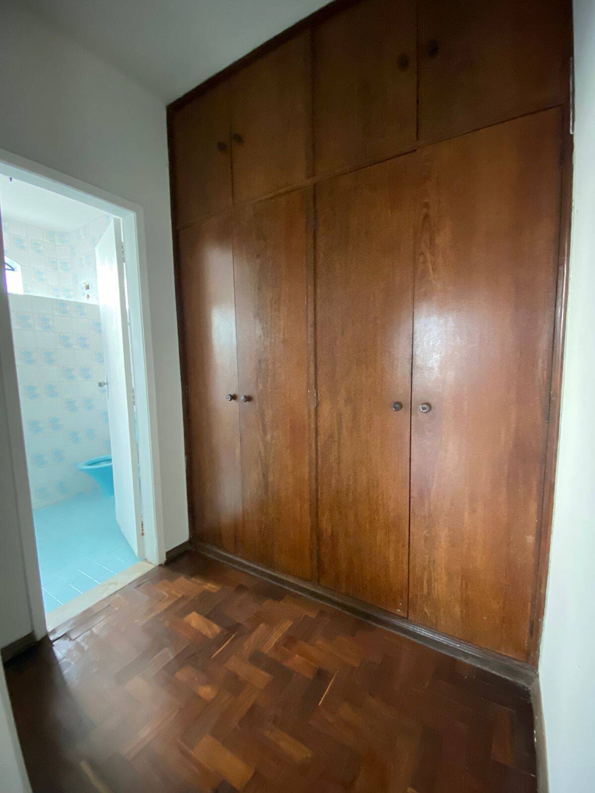 Apartamento para alugar com 3 quartos, 120m² - Foto 29